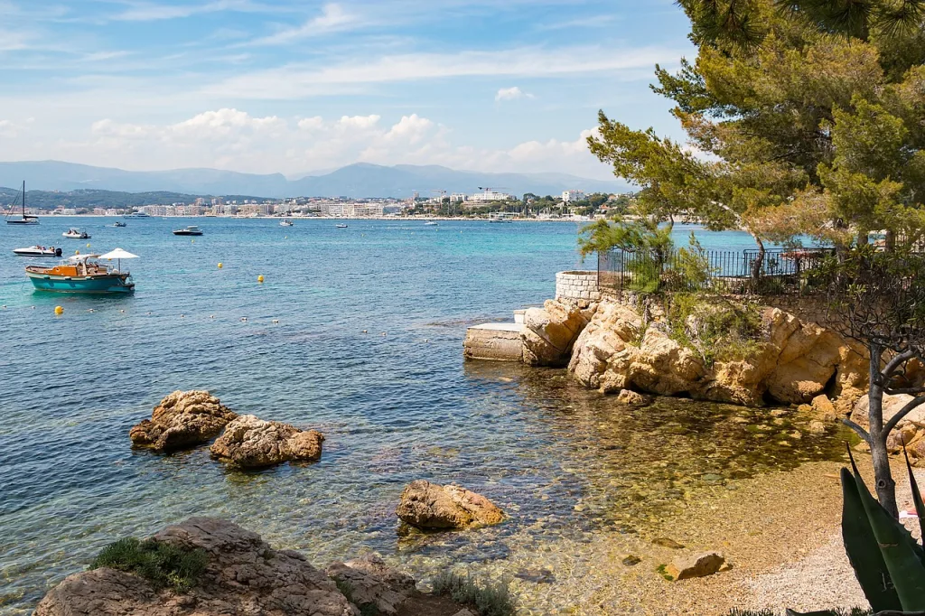 Les 10 Plus Belles Plages Du Sud Du Sudthdu Sud Antibes beach